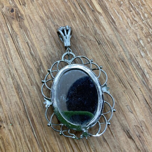 Whiting & Davis Vintage Hematite White Cameo Silver Tone Setting Pendant - Picture 4 of 5